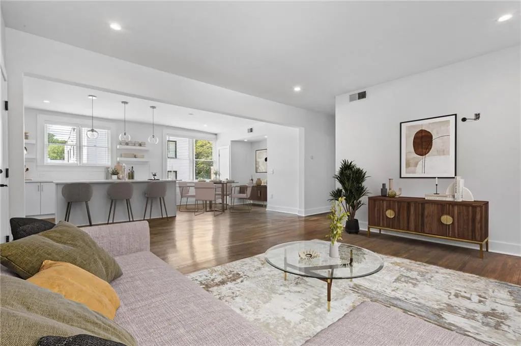 78 Peachtree Memorial Drive Nw Unit 2, Atlanta, Georgia 30309, 2 Bedrooms Bedrooms, 0 ,2 BathroomsBathrooms,Residential,For Sale,78 Peachtree Memorial Drive Nw Unit 2,7704516