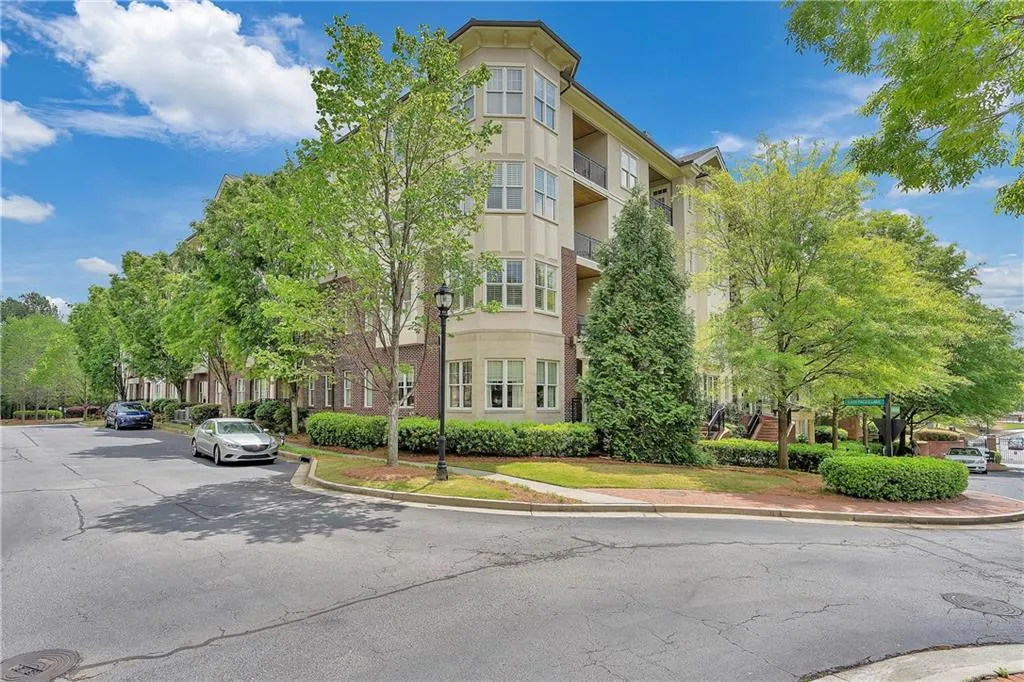 3635 E Paces Circle Ne Unit 1109, Atlanta, Georgia 30326, 1 Bedroom Bedrooms, 0 ,1 BathroomBathrooms,Residential,For Sale,3635 E Paces Circle Ne Unit 1109,7707046