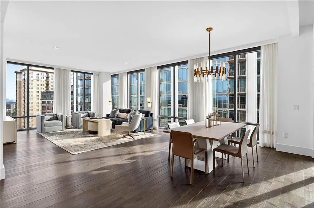 3107 Peachtree Road Ne Unit 1104, Atlanta, Georgia 30305, 3 Bedrooms Bedrooms, 0 ,2 BathroomsBathrooms,Residential,For Sale,3107 Peachtree Road Ne Unit 1104,7702570