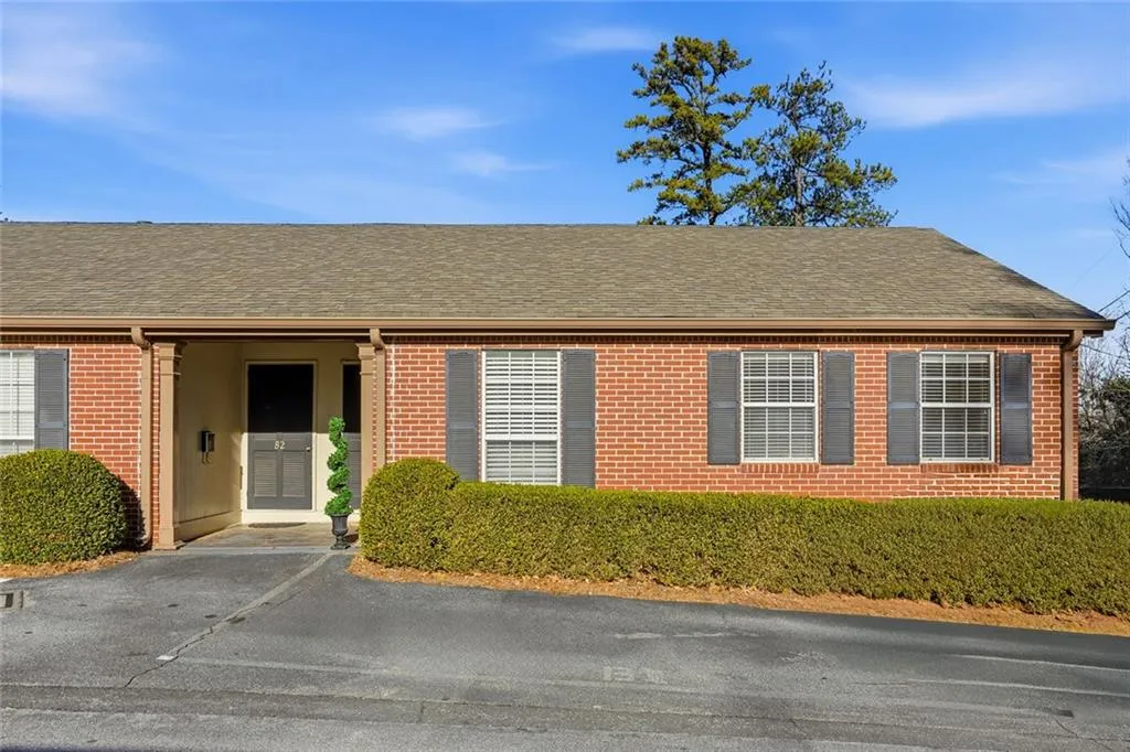 5375 Roswell Road Unit B1, Sandy Springs, Georgia 30342, 2 Bedrooms Bedrooms, 0 ,1 BathroomBathrooms,Residential,For Sale,5375 Roswell Road Unit B1,7707357