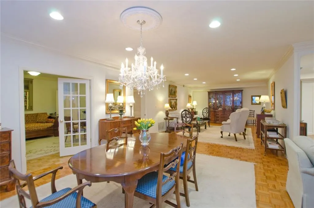 2734 Peachtree Road Nw Unit C101, Atlanta, Georgia 30305, 2 Bedrooms Bedrooms, 0 ,2 BathroomsBathrooms,Residential,For Sale,2734 Peachtree Road Nw Unit C101,7711356