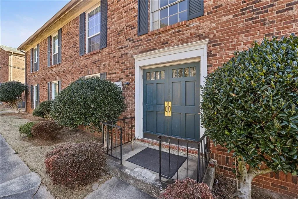 5544 Kingsport Drive Ne Unit 25, Atlanta, Georgia 30342, 3 Bedrooms Bedrooms, 0 ,2 BathroomsBathrooms,Residential,For Sale,5544 Kingsport Drive Ne Unit 25,7714442