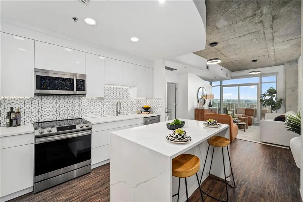 250 Pharr Road Ne Unit 1116, Atlanta, Georgia 30305, 1 Bedroom Bedrooms, 0 ,1 BathroomBathrooms,Residential,For Sale,250 Pharr Road Ne Unit 1116,7707644