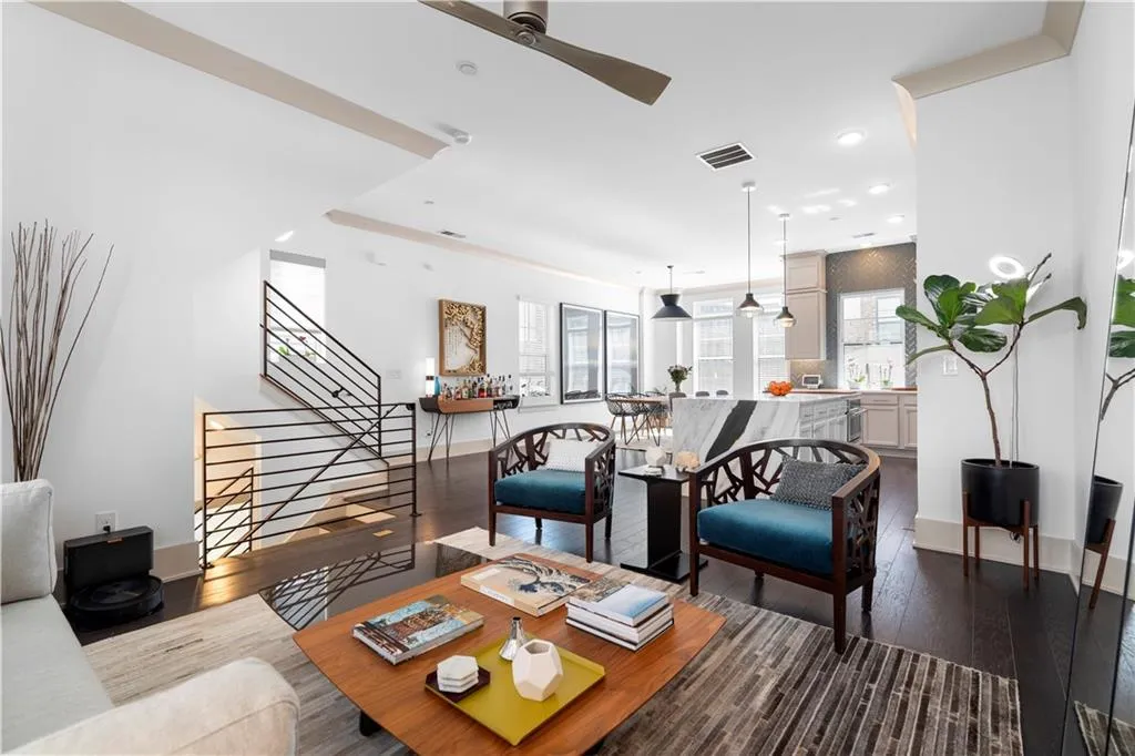 519 Broadview Lane Ne, Atlanta, Georgia 30324, 4 Bedrooms Bedrooms, 0 ,3 BathroomsBathrooms,Residential,For Sale,519 Broadview Lane Ne,7717101