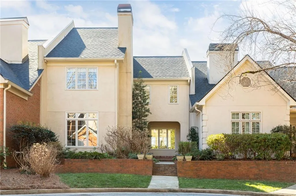 31 Paces West Place Nw, Atlanta, Georgia 30327, 3 Bedrooms Bedrooms, 0 ,2 BathroomsBathrooms,Residential,For Sale,31 Paces West Place Nw,7711398