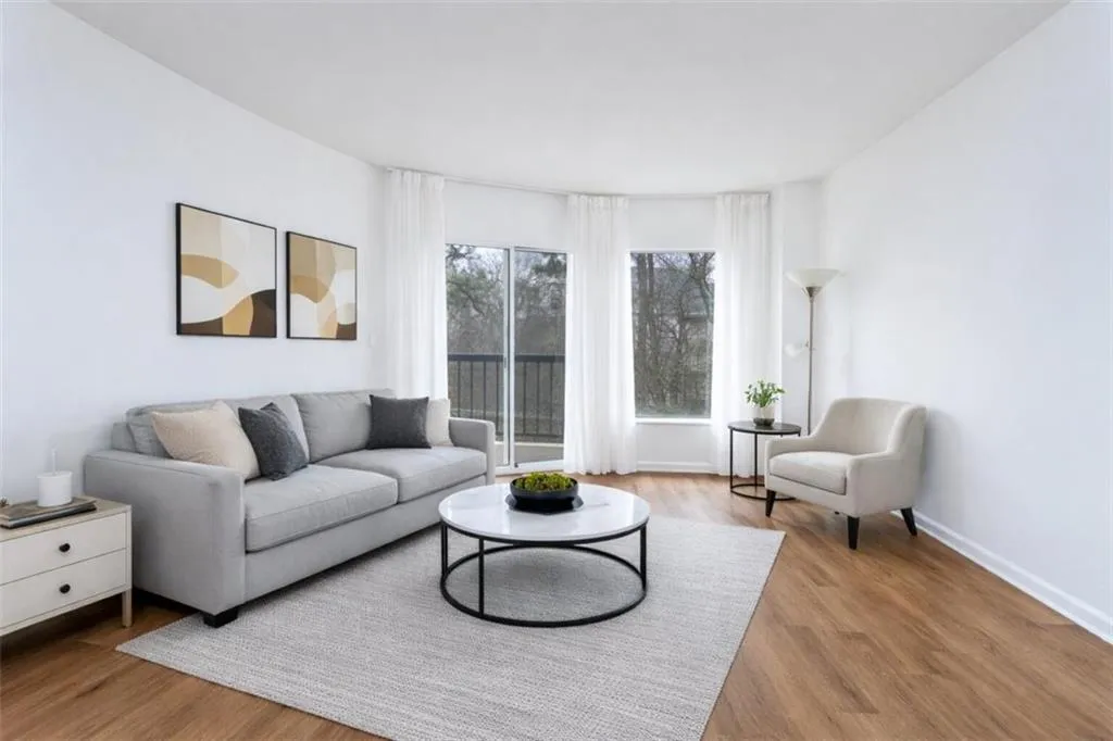 1 Biscayne Drive Unit 304, Atlanta, Georgia 30309, 1 Bedroom Bedrooms, 0 ,1 BathroomBathrooms,Residential,For Sale,1 Biscayne Drive Unit 304,7721905