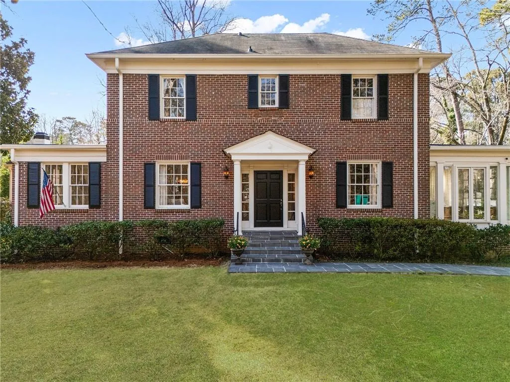 3784 Ivy Road Ne, Atlanta, Georgia 30342, 5 Bedrooms Bedrooms, 0 ,4 BathroomsBathrooms,Residential,Sold,3784 Ivy Road Ne,7723802