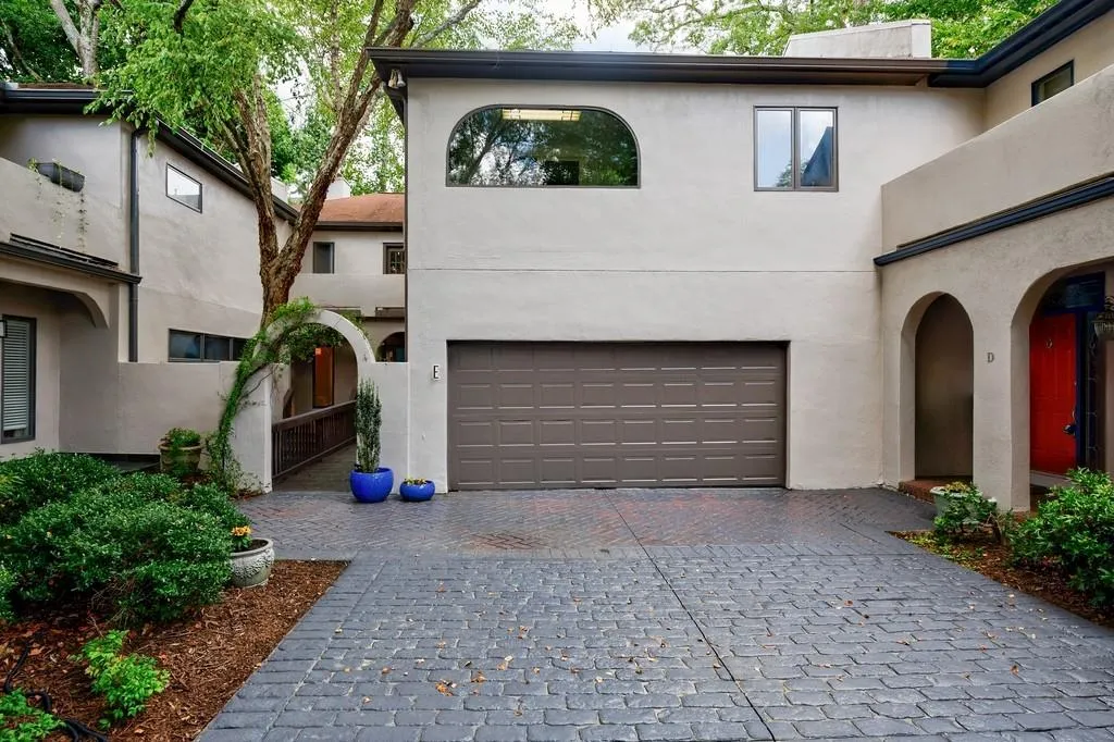 3491 Roswell Road Ne Unit E, Atlanta, Georgia 30305, 2 Bedrooms Bedrooms, 0 ,2 BathroomsBathrooms,Residential,For Sale,3491 Roswell Road Ne Unit E,7724347