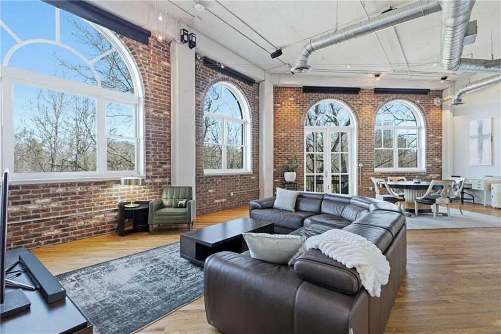 3235 Roswell Road Ne Unit 705, Atlanta, Georgia 30305, 1 Bedroom Bedrooms, 0 ,2 BathroomsBathrooms,Residential,For Sale,3235 Roswell Road Ne Unit 705,7722433