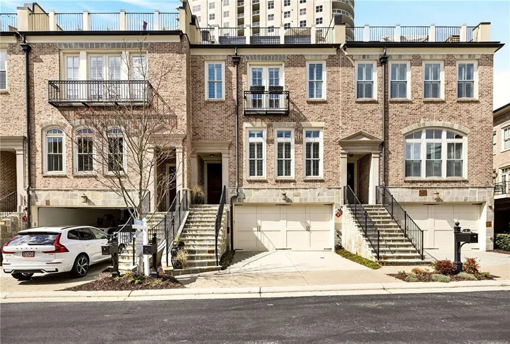 58 Sheridan Drive Unit 7, Atlanta, Georgia 30305, 3 Bedrooms Bedrooms, 0 ,3 BathroomsBathrooms,Residential,For Sale,58 Sheridan Drive Unit 7,7729205