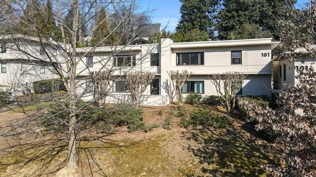 101 Ardmore Place Unit 3, Atlanta, Georgia 30309, 2 Bedrooms Bedrooms, 0 ,1 BathroomBathrooms,Residential,For Sale,101 Ardmore Place Unit 3,7729438