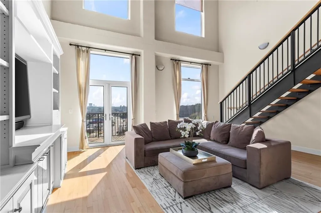 3820 Roswell Road Ne Unit 903, Atlanta, Georgia 30342, 2 Bedrooms Bedrooms, 0 ,2 BathroomsBathrooms,Residential,Sold,3820 Roswell Road Ne Unit 903,7727167