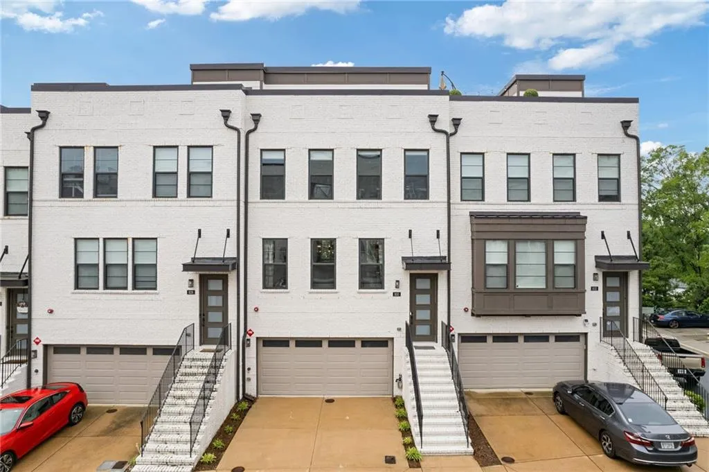 830 Stone Ridge Lane, Atlanta, Georgia 30324, 4 Bedrooms Bedrooms, 0 ,3 BathroomsBathrooms,Residential,For Sale,830 Stone Ridge Lane,7729610