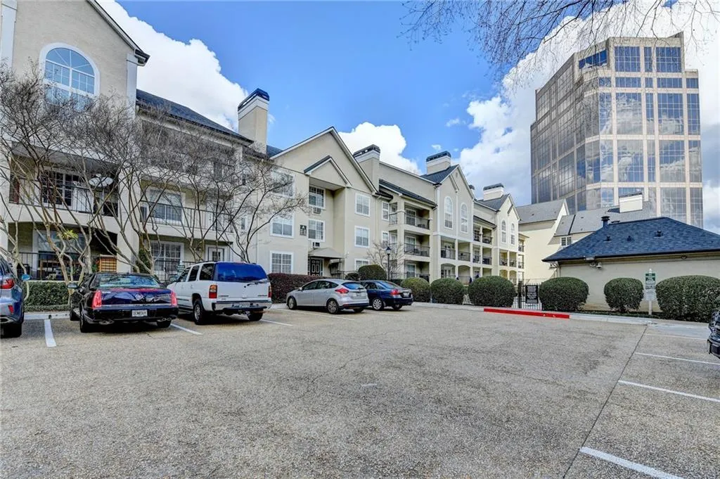 3655 Habersham Road Apt 311, Atlanta, Georgia 30305, 2 Bedrooms Bedrooms, 0 ,2 BathroomsBathrooms,Residential,For Sale,3655 Habersham Road Apt 311,7732494