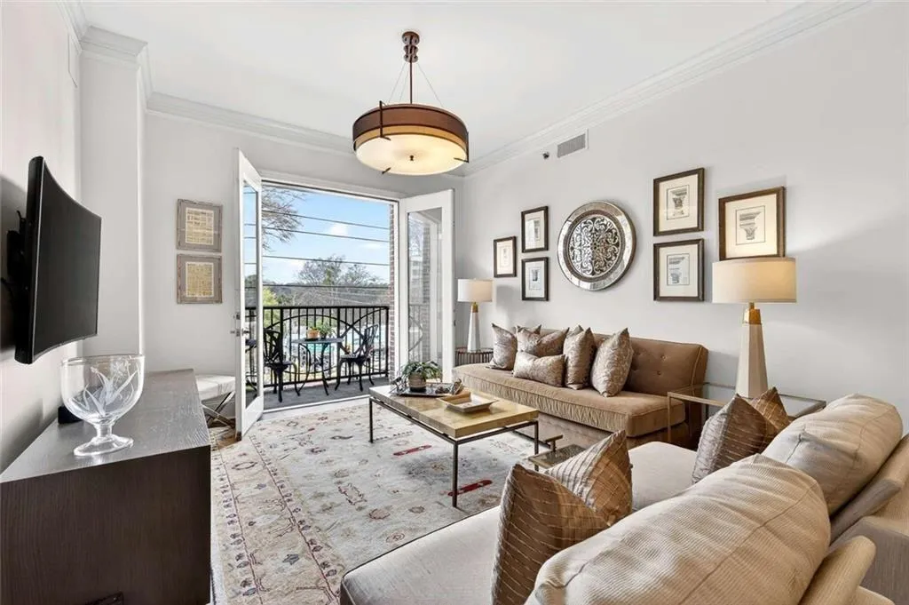 2277 Ne Peachtree Road Ne Unit 404, Atlanta, Georgia 30309, 2 Bedrooms Bedrooms, 0 ,2 BathroomsBathrooms,Residential,Sold,2277 Ne Peachtree Road Ne Unit 404,7732863