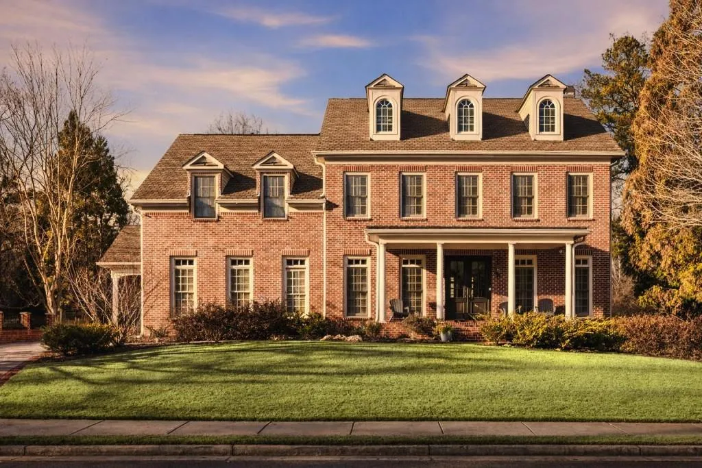 390 Ivy Knoll Ne, Atlanta, Georgia 30342, 6 Bedrooms Bedrooms, 0 ,4 BathroomsBathrooms,Residential,Sold,390 Ivy Knoll Ne,7732872