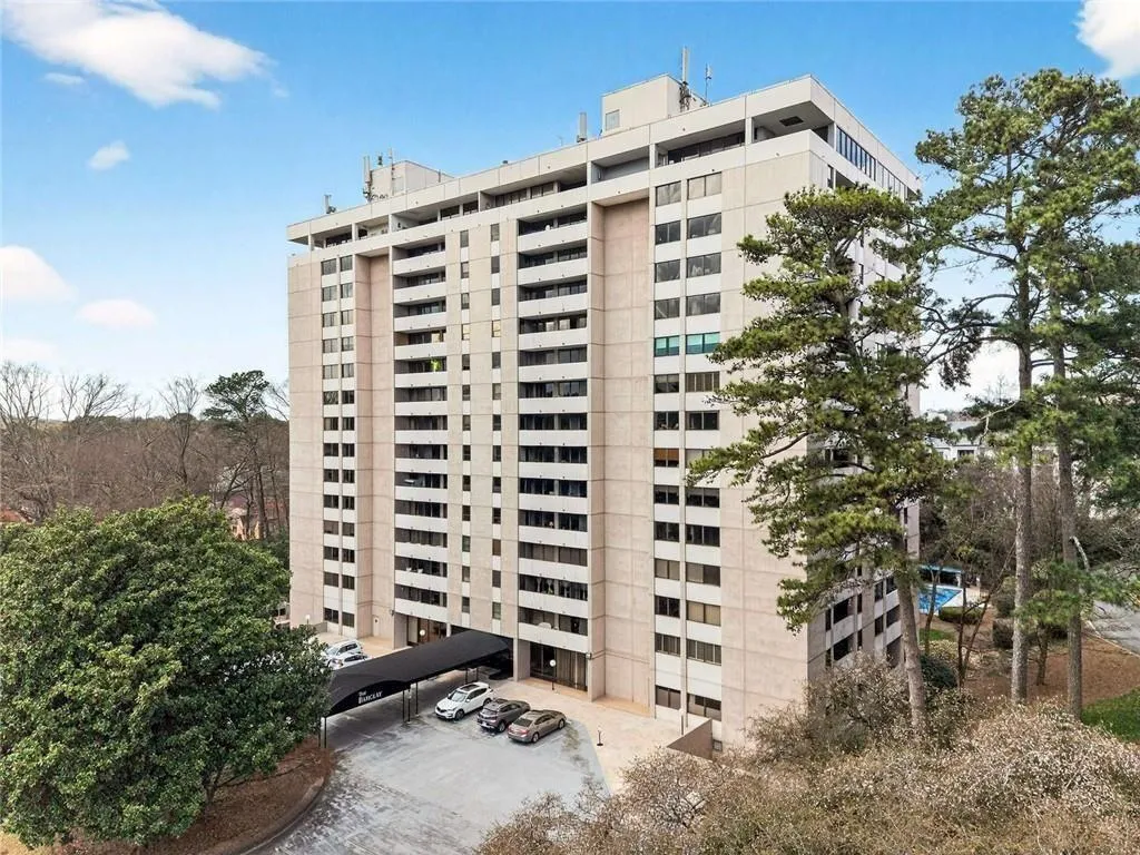 3530 Ne Piedmont Road Ne Unit F9, Atlanta, Georgia 30305, 2 Bedrooms Bedrooms, 0 ,2 BathroomsBathrooms,Residential,For Sale,3530 Ne Piedmont Road Ne Unit F9,7733310