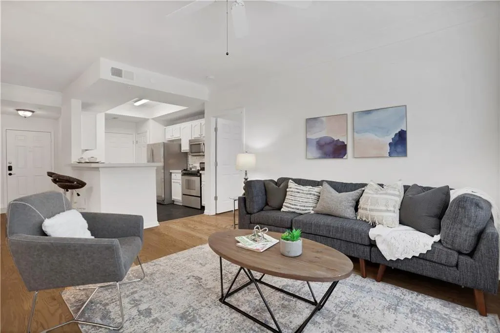 2700 Pine Tree Road Ne Unit 1017, Atlanta, Georgia 30324, 2 Bedrooms Bedrooms, 0 ,2 BathroomsBathrooms,Residential,For Sale,2700 Pine Tree Road Ne Unit 1017,7733843