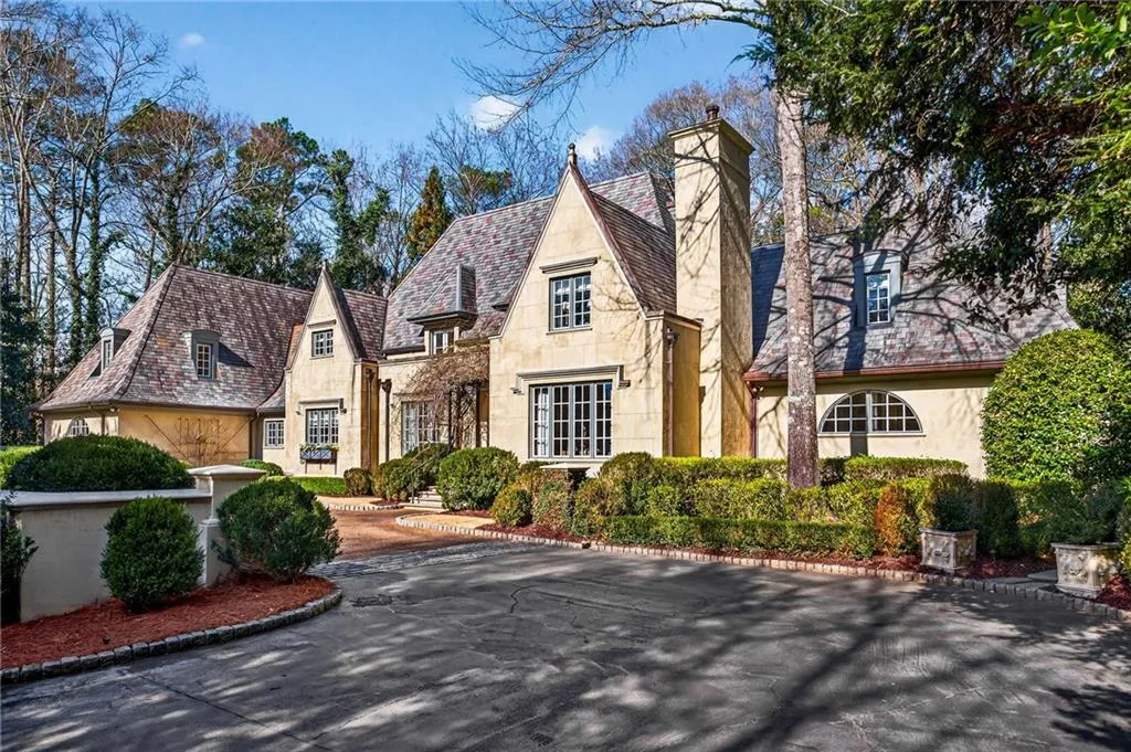 575 Broadland Road Nw, Atlanta, Georgia 30327, 4 Bedrooms Bedrooms, 0 ,4 BathroomsBathrooms,Residential,For Sale,575 Broadland Road Nw,7739735