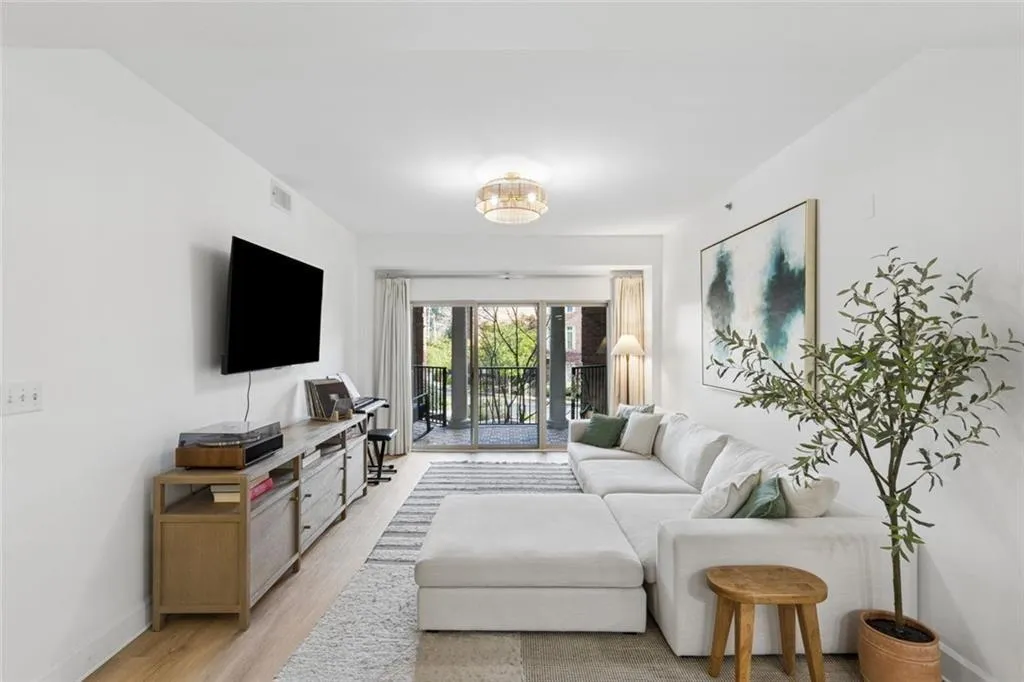 200 River Vista Drive Unit 311, Atlanta, Georgia 30339, 2 Bedrooms Bedrooms, 0 ,2 BathroomsBathrooms,Residential,Sold,200 River Vista Drive Unit 311,7740298