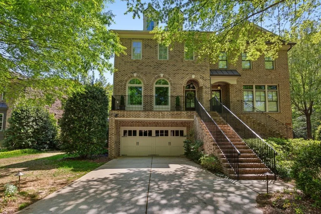 611 Timm Valley Road Ne Unit 2, Atlanta, Georgia 30305, 3 Bedrooms Bedrooms, 0 ,3 BathroomsBathrooms,Residential,For Sale,611 Timm Valley Road Ne Unit 2,7741136