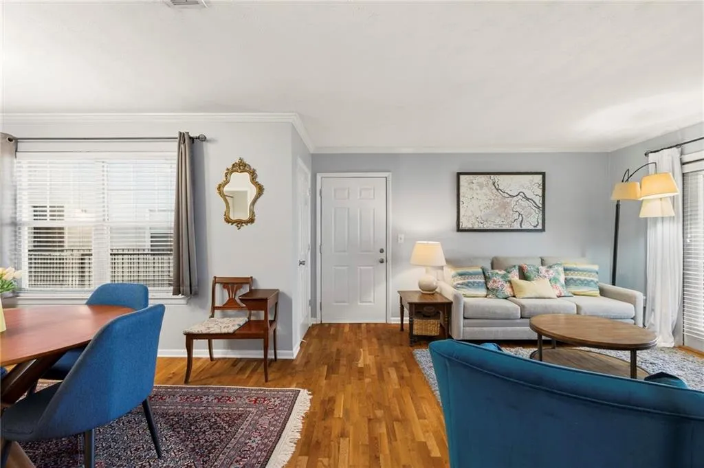 Beautifully updated condo