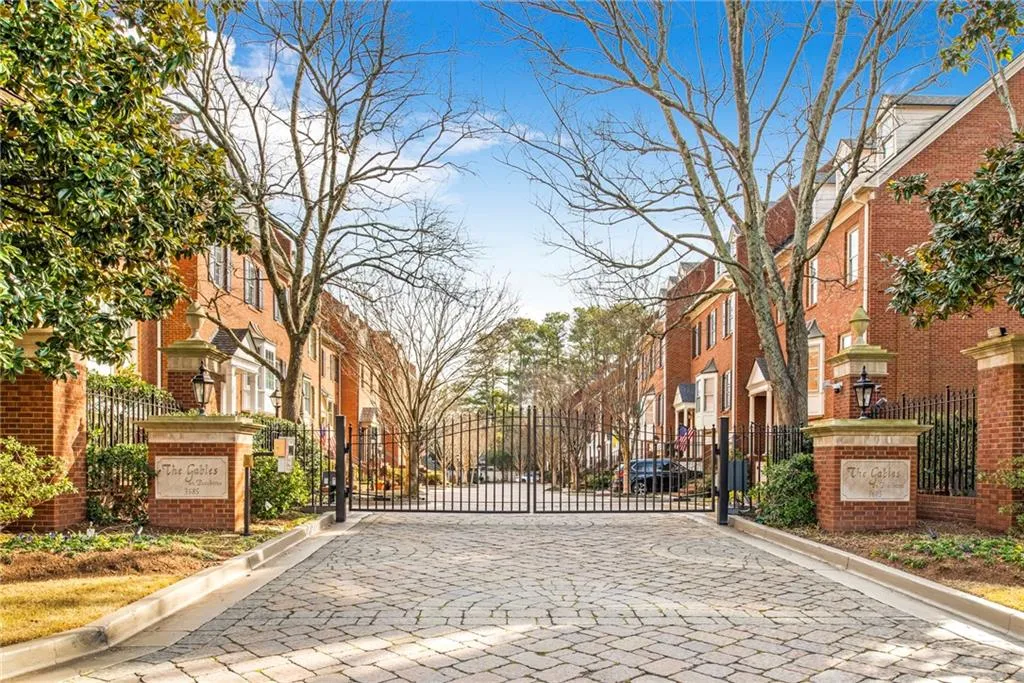 3685 Peachtree Road Ne Unit 10, Atlanta, Georgia 30319, 4 Bedrooms Bedrooms, 0 ,3 BathroomsBathrooms,Residential,For Sale,3685 Peachtree Road Ne Unit 10,7741541 3685 Peachtree Road Ne Unit 10, Atlanta, Georgia 30319, 4 Bedrooms Bedrooms, 0 ,3 BathroomsBathrooms,Residential,For Sale,3685 Peachtree Road Ne Unit 10,7741541