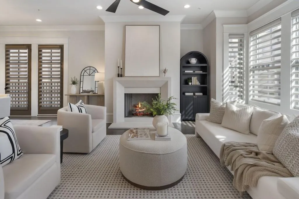 3715 Peachtree Road Ne Unit 12, Atlanta, Georgia 30319, 4 Bedrooms Bedrooms, 0 ,4 BathroomsBathrooms,Residential,For Sale,3715 Peachtree Road Ne Unit 12,7742200