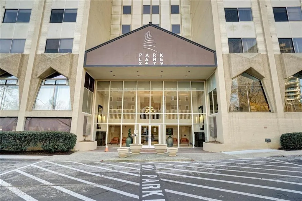 2479 Peachtree Road Ne Unit 1117, Atlanta, Georgia 30305, 2 Bedrooms Bedrooms, 0 ,2 BathroomsBathrooms,Residential,For Sale,2479 Peachtree Road Ne Unit 1117,7722159