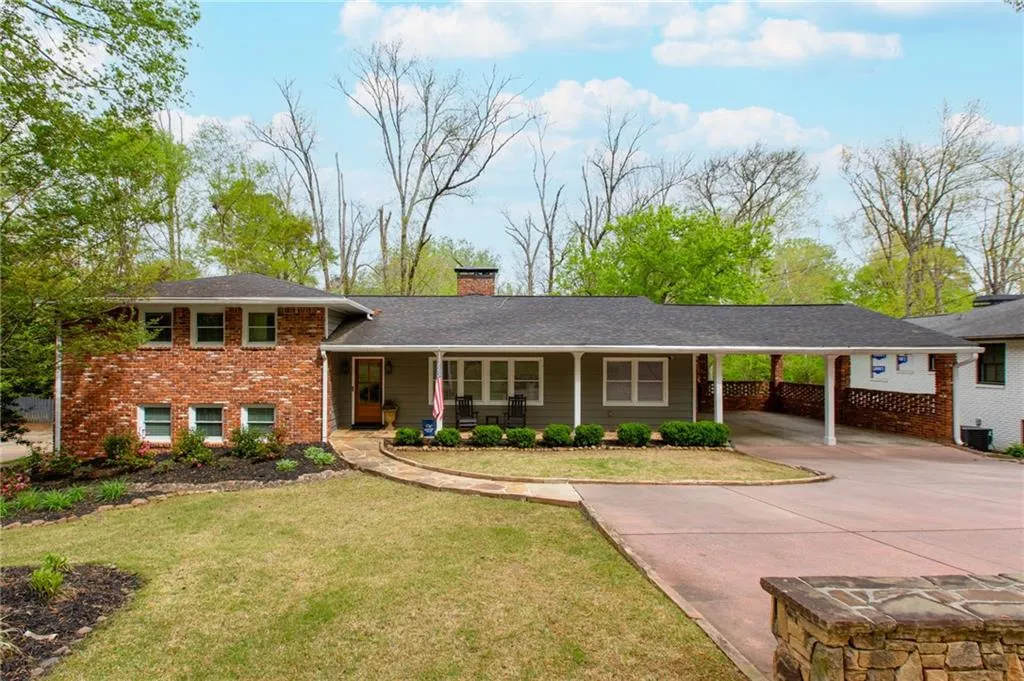 870 Starlight Drive, Sandy Springs, Georgia 30342, 4 Bedrooms Bedrooms, 0 ,3 BathroomsBathrooms,Residential,For Sale,870 Starlight Drive,7747579