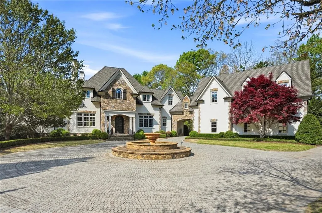 218 Londonberry Road, Atlanta, Georgia 30327, 8 Bedrooms Bedrooms, 0 ,8 BathroomsBathrooms,Residential,For Sale,218 Londonberry Road,7747271