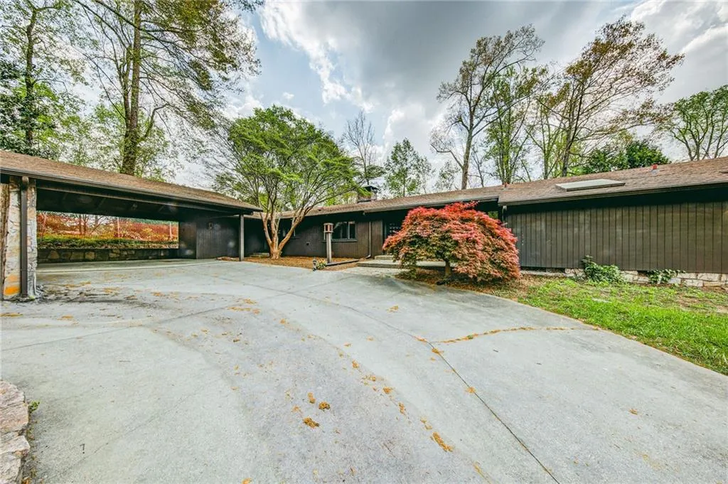 378 Hillside Drive Nw, Atlanta, Georgia 30342, 4 Bedrooms Bedrooms, 0 ,3 BathroomsBathrooms,Land,For Sale,378 Hillside Drive Nw,7748609