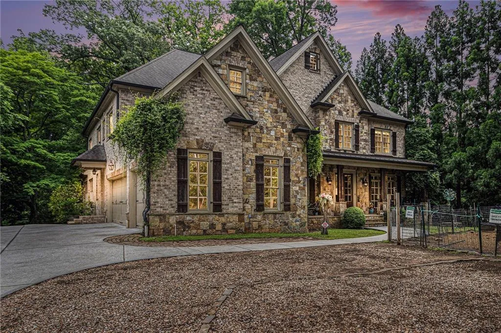 3809 Wieuca Road Ne, Atlanta, Georgia 30342, 8 Bedrooms Bedrooms, 0 ,6 BathroomsBathrooms,Residential,For Sale,3809 Wieuca Road Ne,7749078