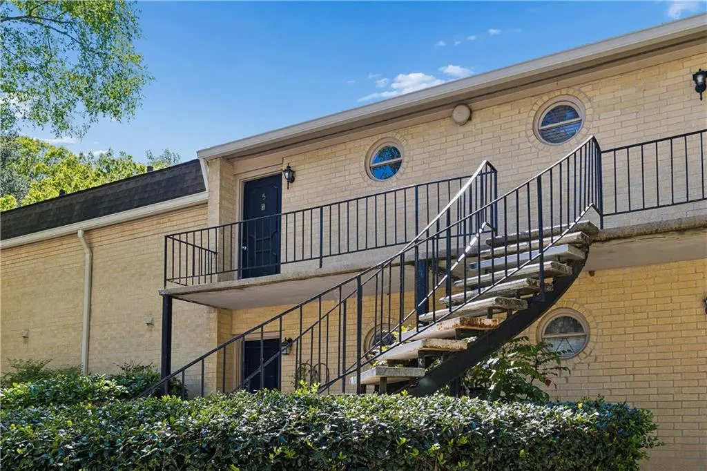 5400 Roswell Road Unit G5, Atlanta, Georgia 30342, 1 Bedroom Bedrooms, 0 ,1 BathroomBathrooms,Residential,For Sale,5400 Roswell Road Unit G5,7751467