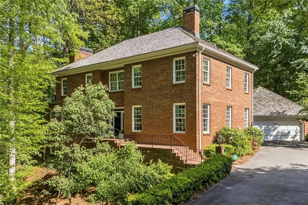 10 Albemarle Drive Nw, Atlanta, Georgia 30327, 5 Bedrooms Bedrooms, 0 ,4 BathroomsBathrooms,Residential,For Sale,10 Albemarle Drive Nw,7745595