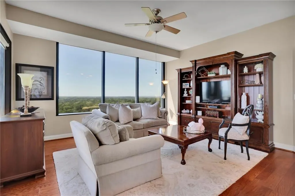 2828 Peachtree Road Nw Unit 1901, Atlanta, Georgia 30305, 2 Bedrooms Bedrooms, 0 ,2 BathroomsBathrooms,Residential,For Sale,2828 Peachtree Road Nw Unit 1901,7750178