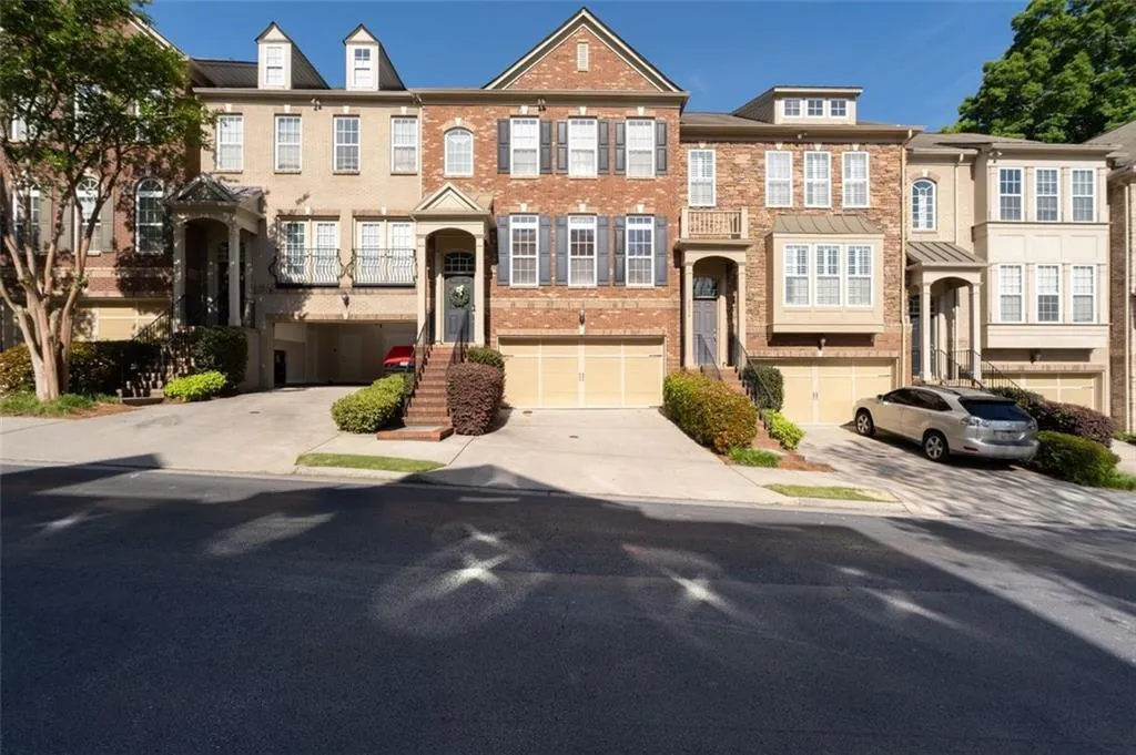 2852 Overlook Court Ne, Atlanta, Georgia 30324, 4 Bedrooms Bedrooms, 0 ,2 BathroomsBathrooms,Residential,For Sale,2852 Overlook Court Ne,7754257