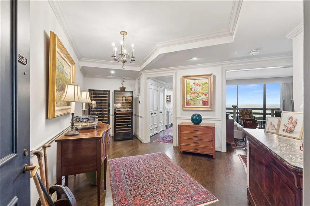 2660 Peachtree Road Nw Unit 32b, Atlanta, Georgia 30305, 1 Bedroom Bedrooms, 0 ,2 BathroomsBathrooms,Residential,For Sale,2660 Peachtree Road Nw Unit 32b,7756014