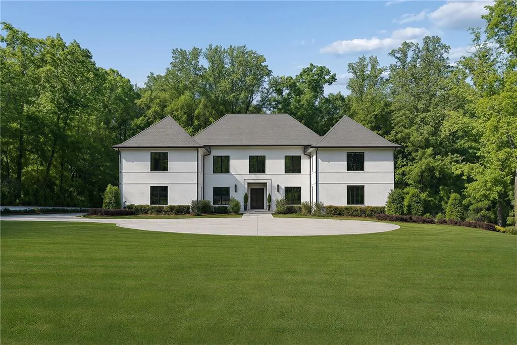5260 Long Island Drive Nw, Atlanta, Georgia 30327, 8 Bedrooms Bedrooms, 0 ,7 BathroomsBathrooms,Residential,For Sale,5260 Long Island Drive Nw,7758333