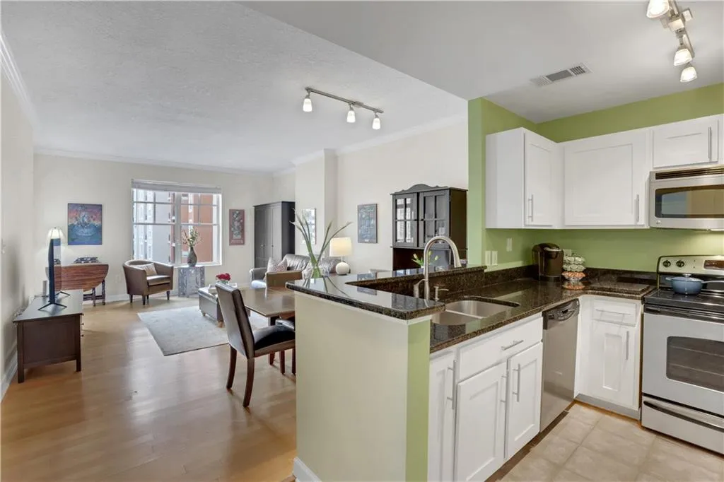 1101 Juniper Street Ne Unit 820, Atlanta, Georgia 30309, 1 Bedroom Bedrooms, 0 ,1 BathroomBathrooms,Residential,For Sale,1101 Juniper Street Ne Unit 820,7760966
