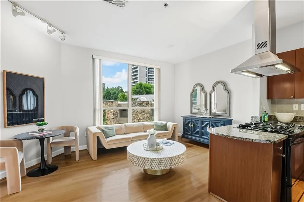 2626 Peachtree Road Nw Unit 606, Atlanta, Georgia 30305, 1 Bedroom Bedrooms, 0 ,1 BathroomBathrooms,Residential,For Sale,2626 Peachtree Road Nw Unit 606,7762784