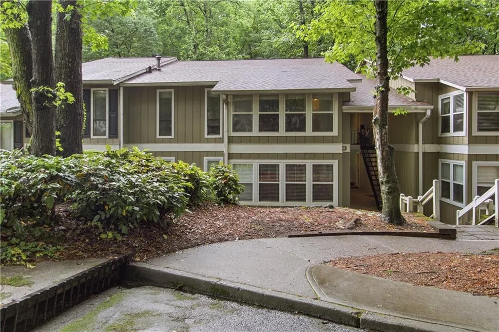 5145 Roswell Road Unit 7, Atlanta, Georgia 30342, 2 Bedrooms Bedrooms, 0 ,1 BathroomBathrooms,Residential,For Sale,5145 Roswell Road Unit 7,7767900
