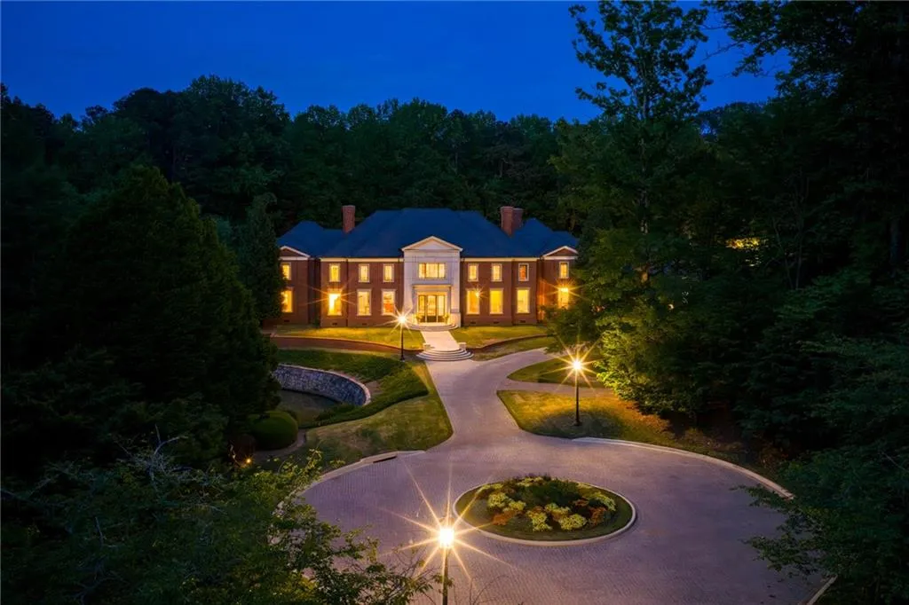 4615 Northside Drive, Atlanta, Georgia 30327, 6 Bedrooms Bedrooms, 0 ,8 BathroomsBathrooms,Residential,For Sale,4615 Northside Drive,7765349