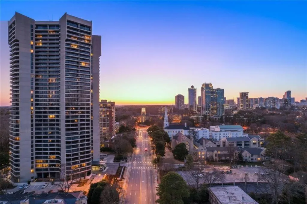 2660 Peachtree Road Nw Unit 20d&e, Atlanta, Georgia 30305, 3 Bedrooms Bedrooms, 0 ,3 BathroomsBathrooms,Residential,Sold,2660 Peachtree Road Nw Unit 20d&e,7771541