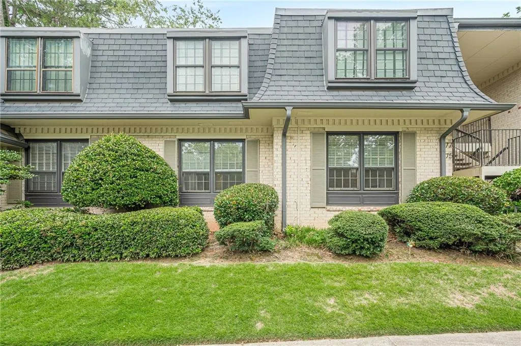 175 Maribeau Square Nw, Atlanta, Georgia 30327, 3 Bedrooms Bedrooms, 0 ,2 BathroomsBathrooms,Residential,Sold,175 Maribeau Square Nw,7780073