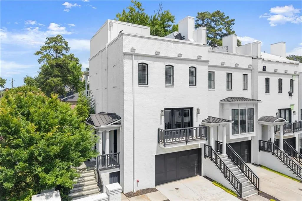 3667 Peachtree Road Ne Unit #1, Atlanta, Georgia 30319, 3 Bedrooms Bedrooms, 0 ,3 BathroomsBathrooms,Residential,For Sale,3667 Peachtree Road Ne Unit #1,7781753 3667 Peachtree Road Ne Unit #1, Atlanta, Georgia 30319, 3 Bedrooms Bedrooms, 0 ,3 BathroomsBathrooms,Residential,For Sale,3667 Peachtree Road Ne Unit #1,7781753