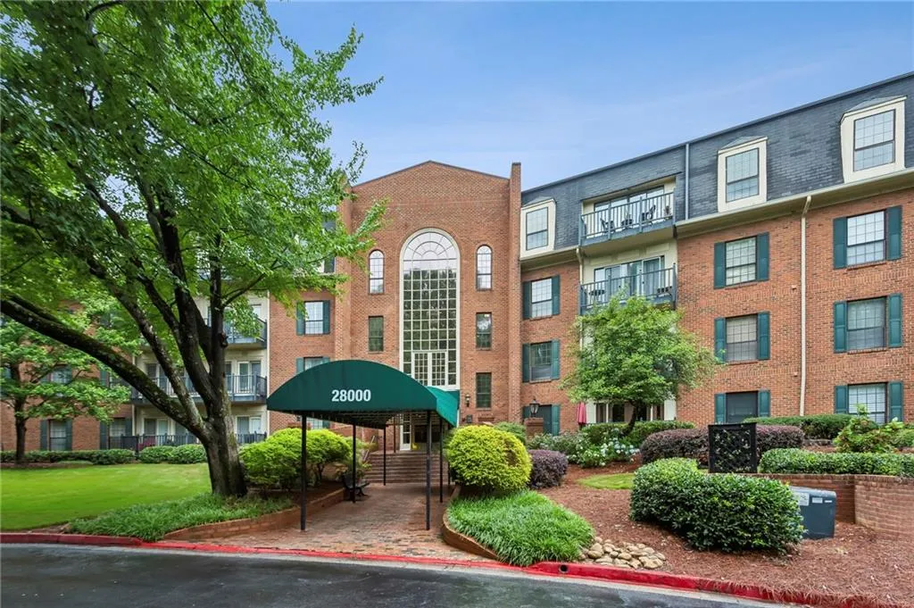 28306 Plantation Drive Ne Unit 28306, Atlanta, Georgia 30324, 2 Bedrooms Bedrooms, 0 ,2 BathroomsBathrooms,Residential,Sold,28306 Plantation Drive Ne Unit 28306,7782457