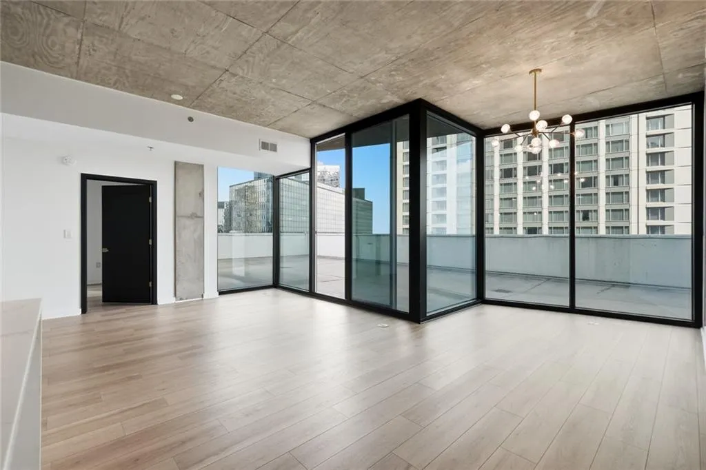 3324 Peachtree Road Ne Unit 801, Atlanta, Georgia 30326, 2 Bedrooms Bedrooms, 0 ,2 BathroomsBathrooms,Residential,Sold,3324 Peachtree Road Ne Unit 801,7789849