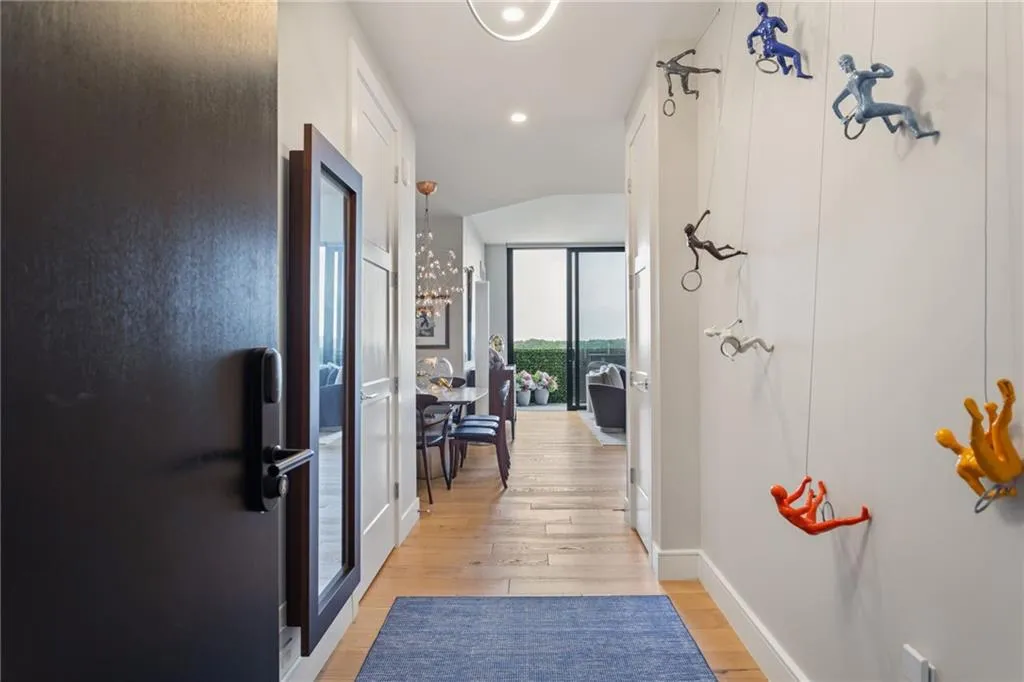 2425 Peachtree Road Ne Unit 1412, Atlanta, Georgia 30305, 2 Bedrooms Bedrooms, 0 ,2 BathroomsBathrooms,Residential,For Sale,2425 Peachtree Road Ne Unit 1412,7783427
