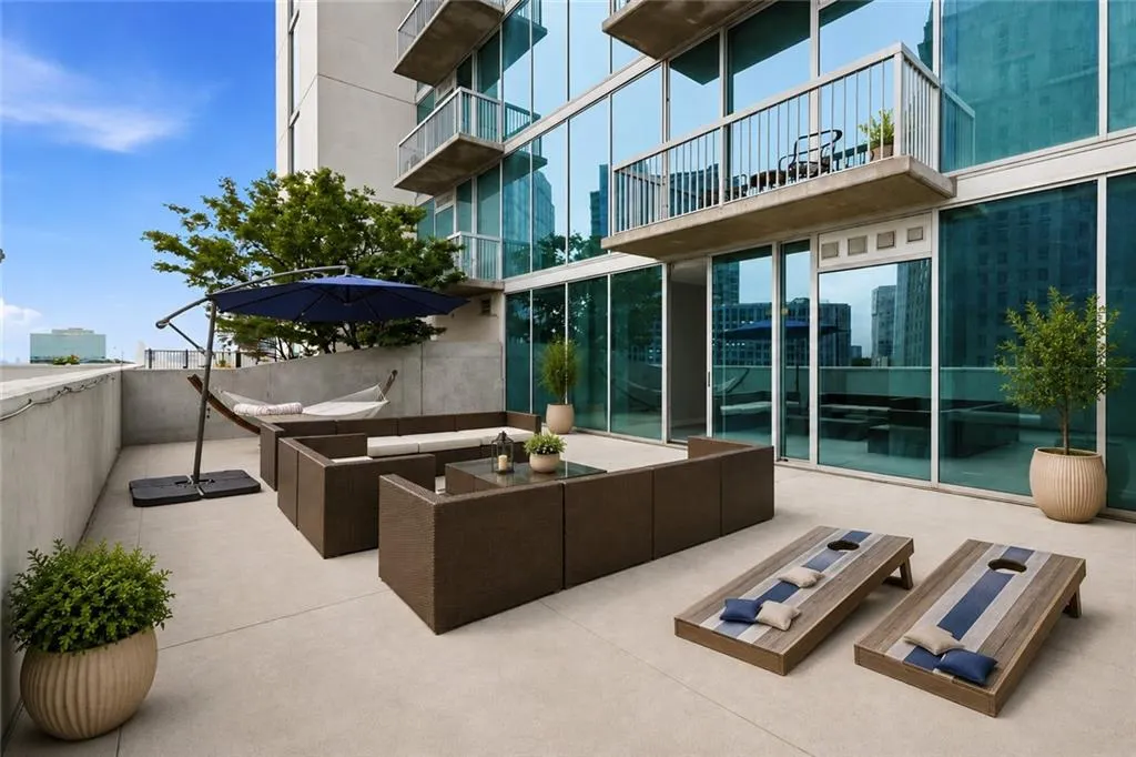 3324 Peachtree Road Ne Unit 814, Atlanta, Georgia 30326, 2 Bedrooms Bedrooms, 0 ,2 BathroomsBathrooms,Residential,For Sale,3324 Peachtree Road Ne Unit 814,7790831